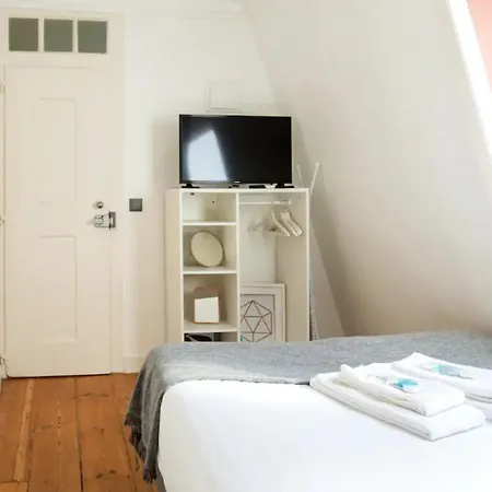 Cosy Little Bedroom In