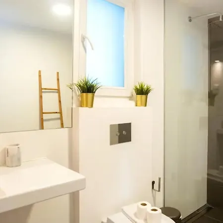 Cosy Little Bedroom In Holiday home Lisbon