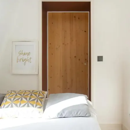 Cosy Little Bedroom In