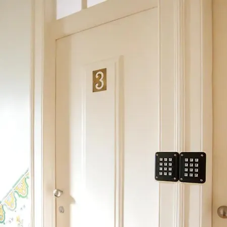 Cosy Little Bedroom In Casa de Férias Lisboa